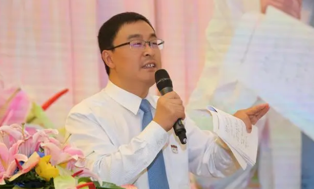 山东镇长辞职跑去卖狗粮，年营收25亿
