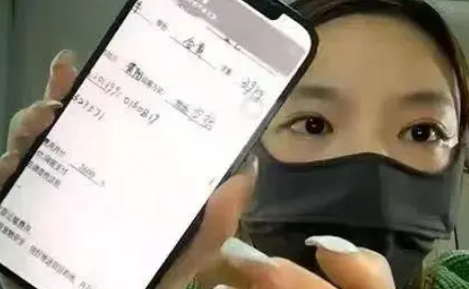 金毛犬Siri之死背后：被偷换、暗箱操作、套牌