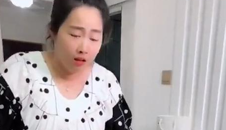 黑心男主人恶作剧，却要狗狗来担负不良影响，狗表明欺压老实巴交狗